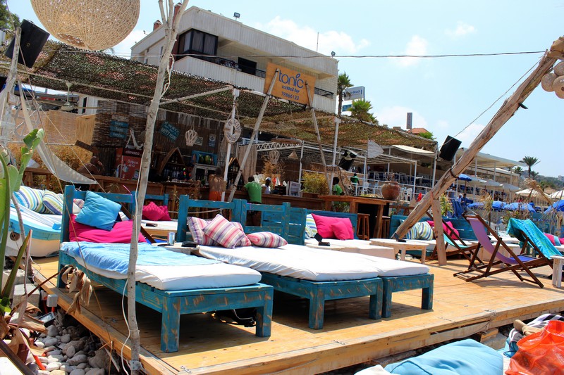 Tonic Beach Bar on Sunday